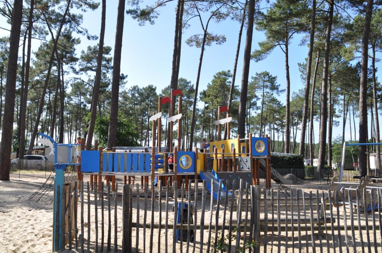 Mobilhome Cote Landaise Les Dunes De Contis 4 Saint-Julien-en-Born Eksteriør billede